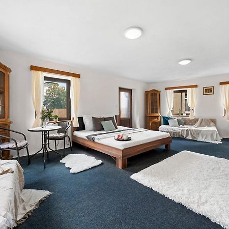 Apartmany Baroko Броумов Экстерьер фото