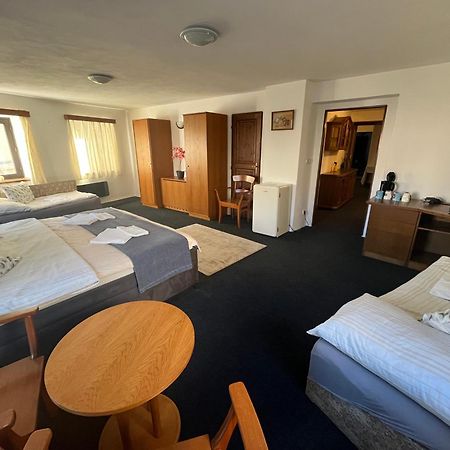 Apartmany Baroko Броумов Экстерьер фото