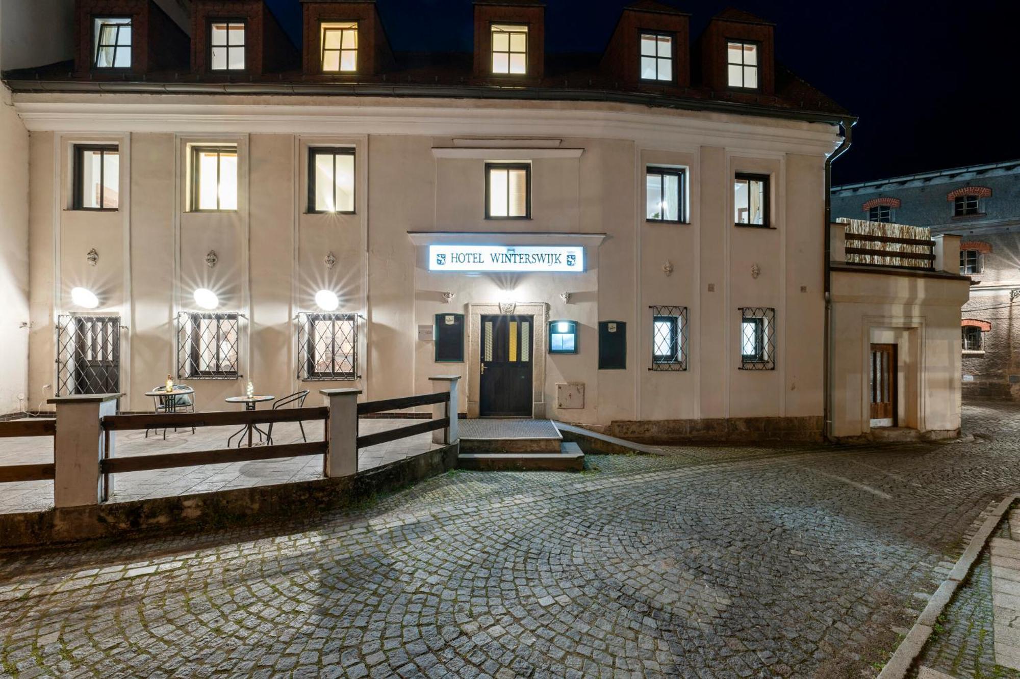 Apartmany Baroko Броумов Экстерьер фото