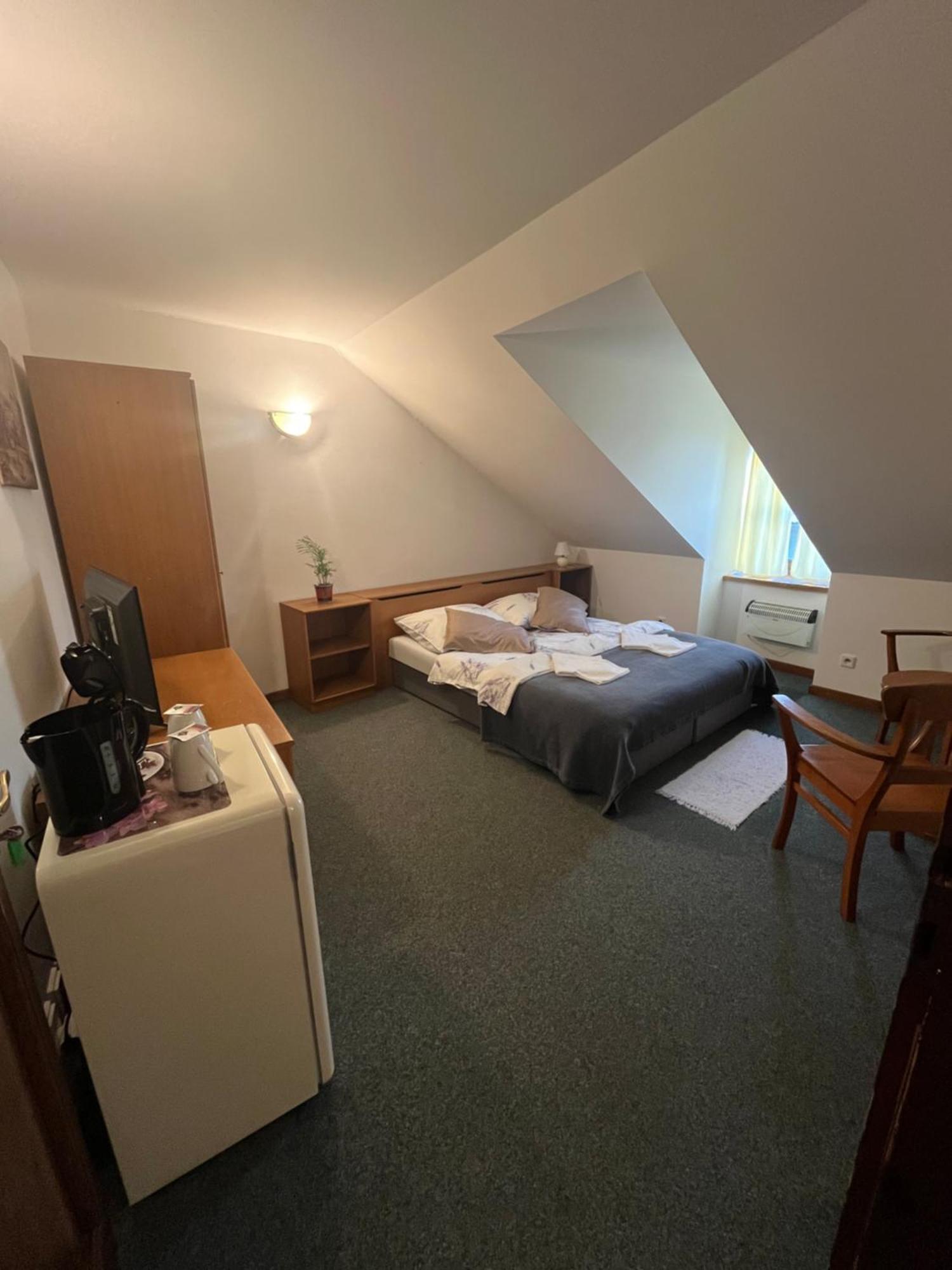 Apartmany Baroko Броумов Экстерьер фото