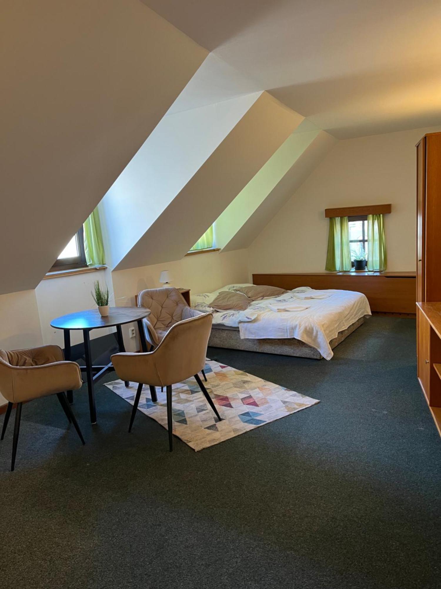 Apartmany Baroko Броумов Экстерьер фото